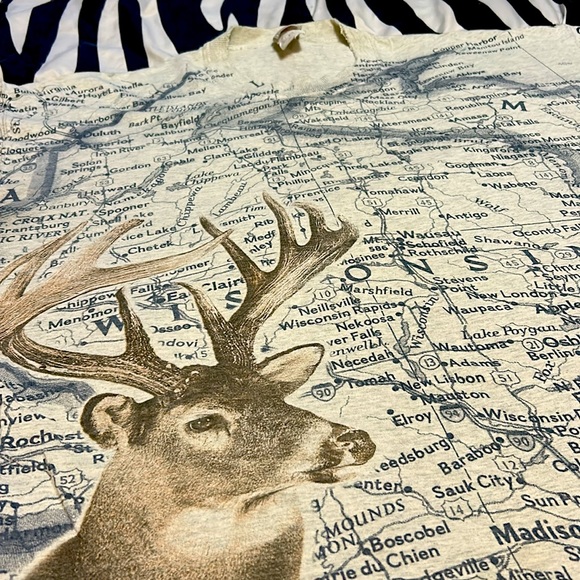 Vintage Used (Mainly) Wisconsin Map / Deer T shirt - Picture 2 of 6
